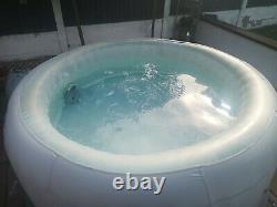 Bestway Lay-Z-Spa Paris AirJet Inflatable Hot Tub with LED Lights for 4-6 Perso